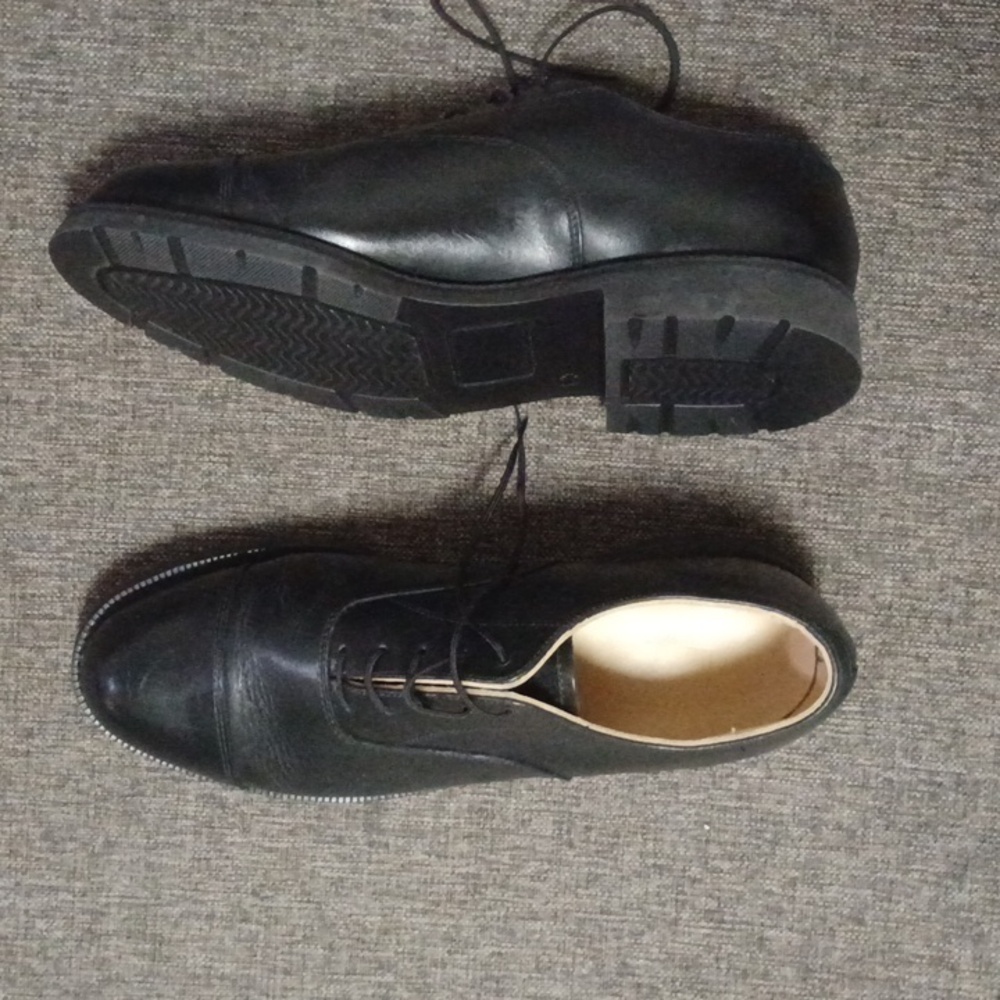Military dress shoes size 10-10.5F Black leather uppers rubber soles